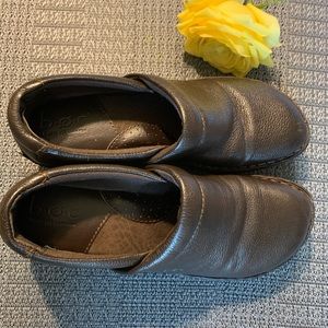 BOC Born Concept Womens Size 8  Clogs Leather Mule